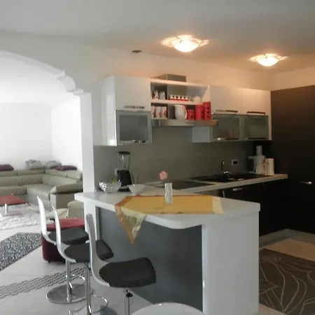 Heart Of Al Apartment