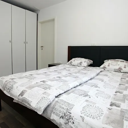 Heart Of Al Apartment