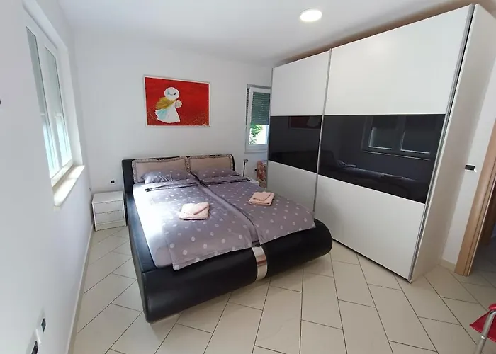 דירה Heart Of Al סטרוניאן