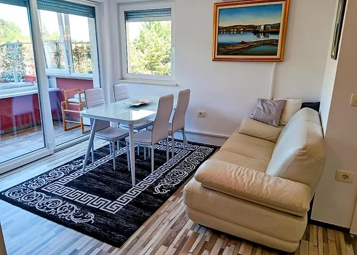 דירה Heart Of Al סטרוניאן